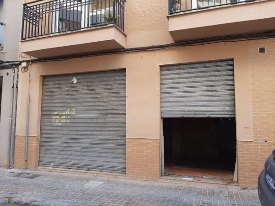 Foto 1 de Local en venda a calle Ramón Ferrando amb ascensor