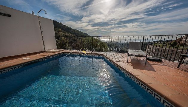 Foto 2 de Casa en lloguer a Frigiliana de 3 habitacions amb terrassa i piscina