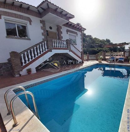 Foto 2 de Casa en venda a Almijara - Capistrano - Cueva de Nerja de 4 habitacions amb terrassa i piscina