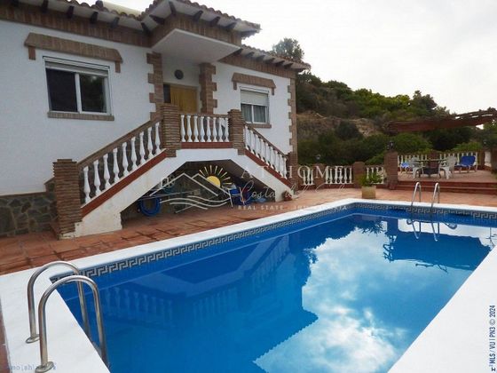 Foto 2 de Casa rural en venta en Frigiliana de 4 habitaciones con terraza y piscina