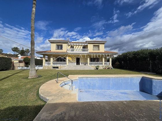 Foto 1 de Casa en venta en Benajarafe – Almayate de 4 habitaciones con terraza y piscina