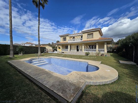 Foto 2 de Casa en venta en Benajarafe – Almayate de 4 habitaciones con terraza y piscina