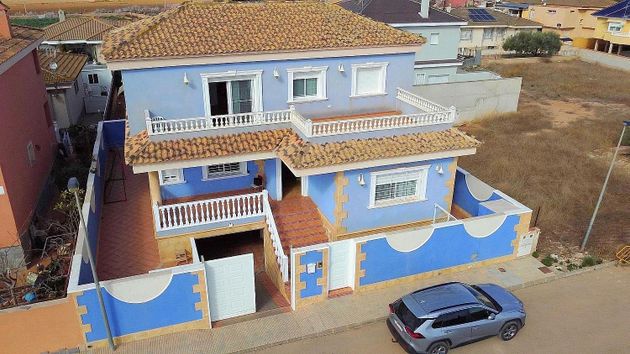 Foto 1 de Casa en venda a Alumbres - Escombreras de 5 habitacions amb terrassa i jardí