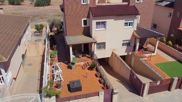 Foto 1 de Casa en venta en La Palma de 4 habitaciones con terraza y jardín