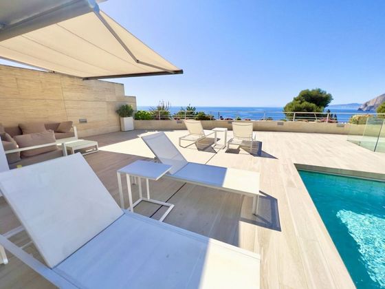 Foto 2 de Xalet en venda a La Herradura de 4 habitacions amb terrassa i piscina