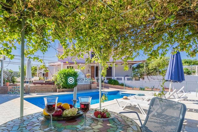 Foto 1 de Casa en venda a calle Rio Verde de 3 habitacions amb terrassa i piscina