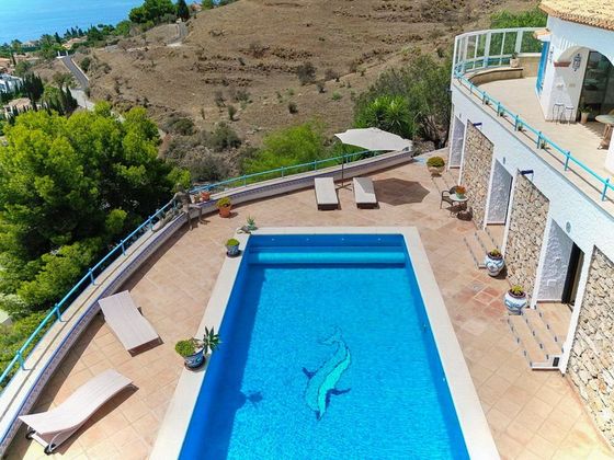 Foto 2 de Casa en venta en calle Monte de Los Almendros de 5 habitaciones con terraza y piscina