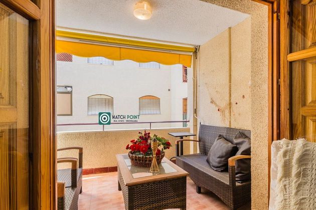 Foto 2 de Alquiler de piso en plaza Kuwait de 1 habitación con terraza y muebles
