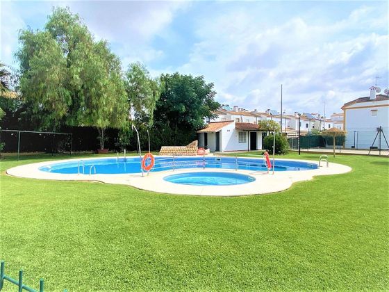 Foto 1 de Casa en venta en Aljaraque de 4 habitaciones con terraza y piscina