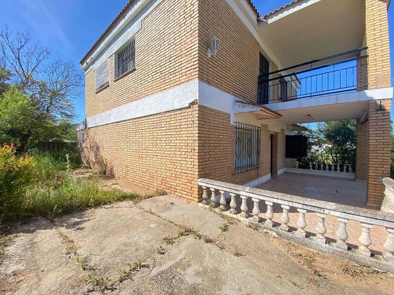 Foto 2 de Casa adossada en venda a Gibraleón de 3 habitacions amb terrassa i jardí