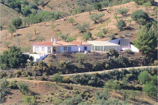 Foto 2 de Casa en venda a Sedella de 2 habitacions amb terrassa i piscina