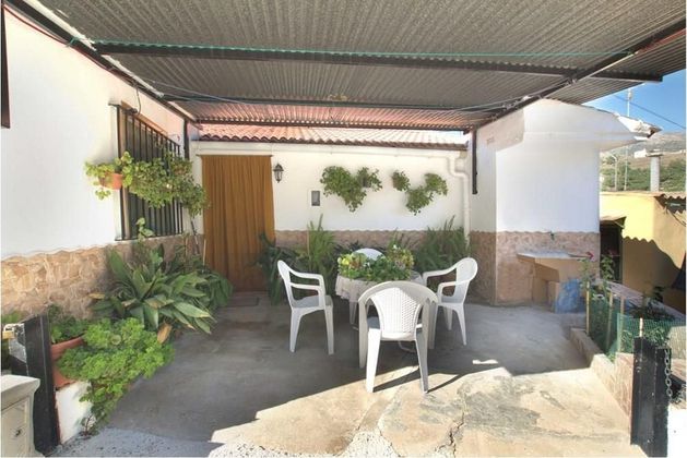 Foto 2 de Xalet en venda a Canillas de Aceituno de 3 habitacions amb jardí