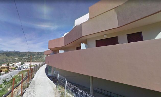 Foto 2 de Edificio en venta en Vélez de Benaudalla con piscina y ascensor