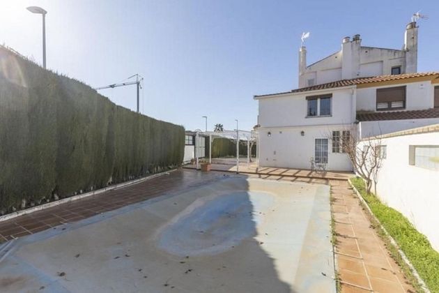 Foto 2 de Casa en venda a Peligros de 3 habitacions amb piscina i garatge