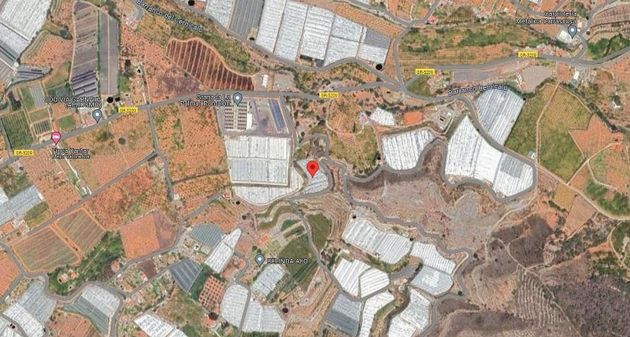 Foto 1 de Venta de terreno en Iznalloz de 7780 m²
