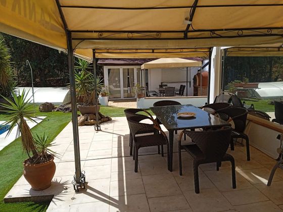 Foto 2 de Chalet en venta en Almodóvar del Campo de 4 habitaciones con terraza y piscina