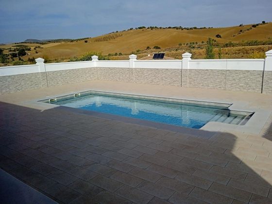 Foto 2 de Chalet en venta en Casabermeja de 4 habitaciones con terraza y piscina