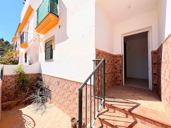 Foto 2 de Casa en venda a avenida Mar del Coral de 3 habitacions amb terrassa i piscina