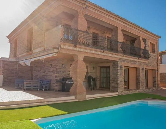 Foto 1 de Chalet en venta en Arriate de 5 habitaciones con terraza y piscina