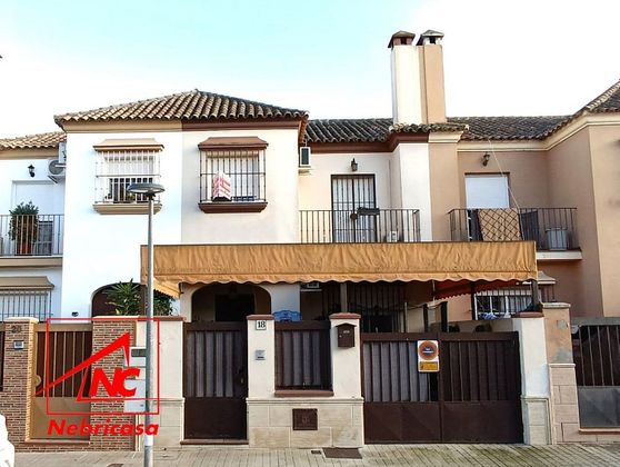Foto 1 de Casa en venda a Cuervo de Sevilla (El) de 3 habitacions amb terrassa i aire acondicionat