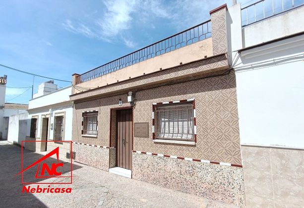 Foto 1 de Venta de casa en Cuervo de Sevilla (El) de 2 habitaciones con terraza