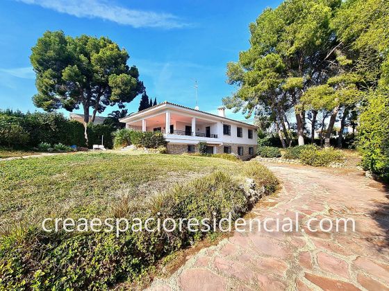 Foto 1 de Xalet en venda a La Cañada de 6 habitacions amb terrassa i piscina