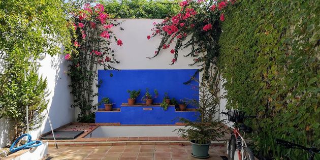 Foto 2 de Casa adossada en venda a Barrio Bajo de 3 habitacions amb terrassa i piscina