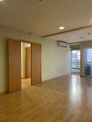 Foto 2 de Oficina en alquiler en Los Remedios de 200 m²