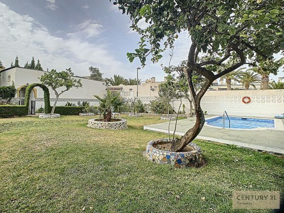 Foto 2 de Xalet en venda a calle Teruel de 4 habitacions amb terrassa i piscina