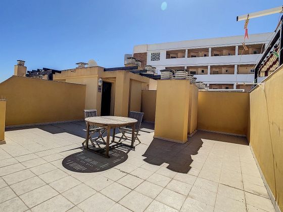 Foto 2 de Venta de ático en Centro - Torremolinos de 2 habitaciones con terraza y piscina