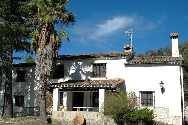 Foto 1 de Casa rural en venda a calle Los Brezos de 4 habitacions amb jardí