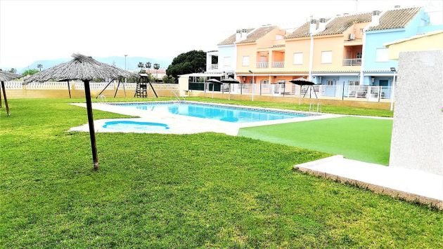 Foto 2 de Casa en venta en Tavernes de la Valldigna de 4 habitaciones con terraza y piscina