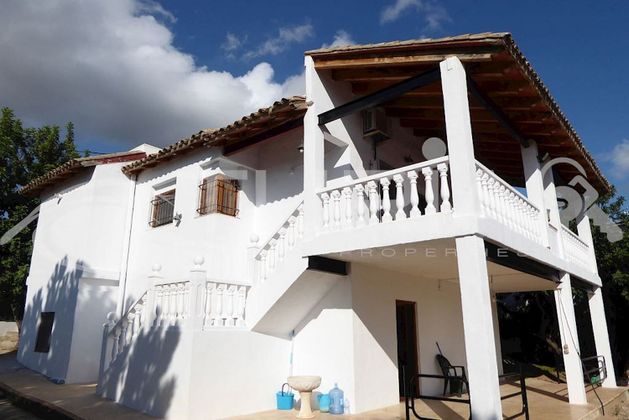 Foto 1 de Casa en venda a Olocau de 5 habitacions amb terrassa i piscina