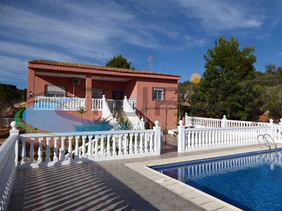 Foto 1 de Venta de casa en Olocau de 4 habitaciones con terraza y piscina