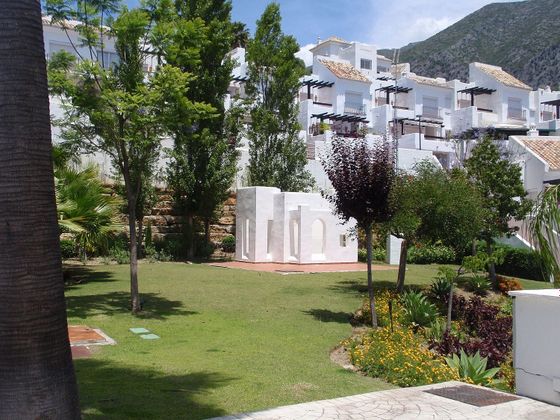 Foto 2 de Venta de casa adosada en Istán de 2 habitaciones con terraza y piscina