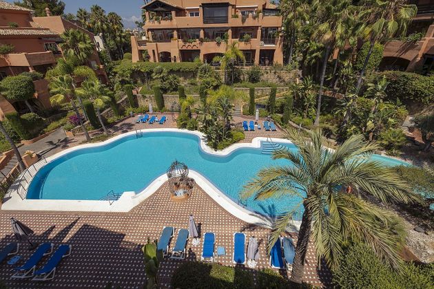Foto 2 de Àtic en venda a Sierra Blanca de 3 habitacions amb terrassa i piscina