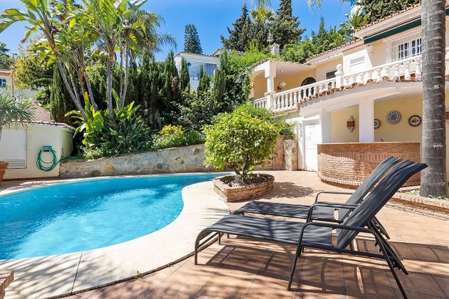 Foto 2 de Xalet en venda a Nueva Andalucía centro de 5 habitacions amb terrassa i piscina