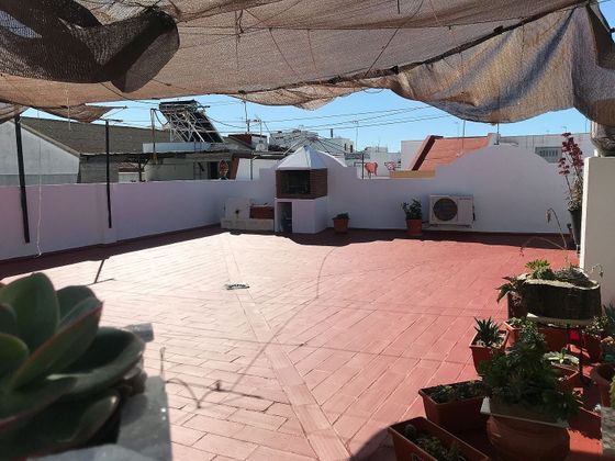 Foto 1 de Casa en venda a Isla Cristina ciudad de 3 habitacions amb terrassa i garatge