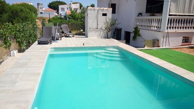 Foto 2 de Xalet en venda a Isla Cristina ciudad de 4 habitacions amb terrassa i piscina
