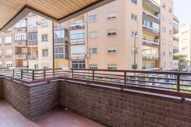 Foto 1 de Pis en venda a Camino de Ronda - Rosaleda de 4 habitacions amb terrassa i balcó