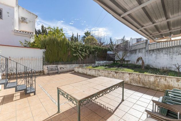 Foto 2 de Chalet en venta en Albolote de 3 habitaciones con terraza y piscina