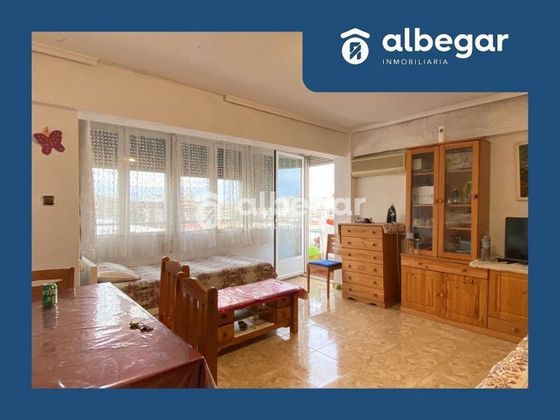 Foto 1 de Piso en venta en La Creu Coberta de 3 habitaciones con balcón y aire acondicionado