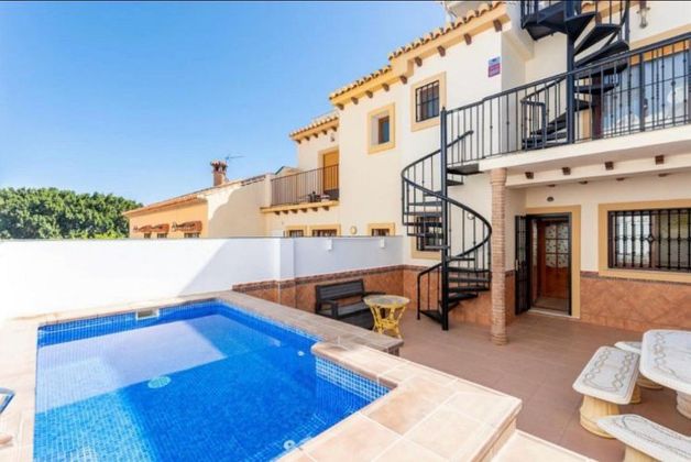 Foto 1 de Casa en venda a Benajarafe – Almayate de 5 habitacions amb terrassa i piscina