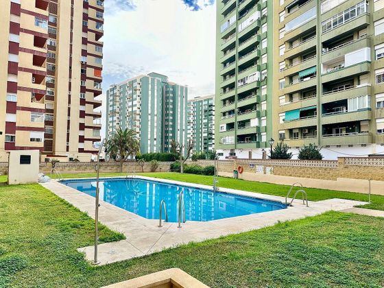 Foto 1 de Venta de piso en Los Boliches de 3 habitaciones con terraza y piscina