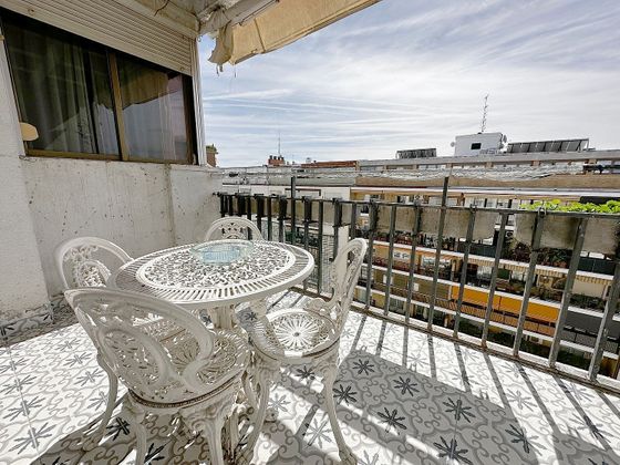 Foto 1 de Piso en venta en Triana Este de 4 habitaciones con terraza y aire acondicionado