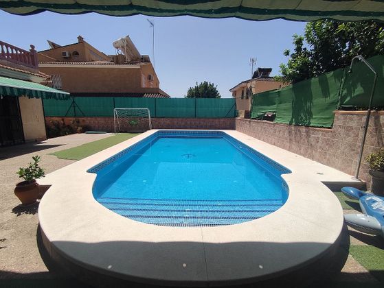Foto 2 de Venta de chalet en Centro - Bormujos de 4 habitaciones con terraza y piscina