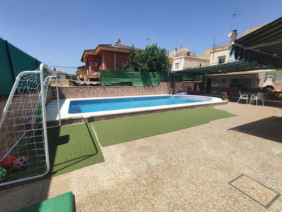 Foto 1 de Xalet en venda a Centro - Bormujos de 4 habitacions amb terrassa i piscina