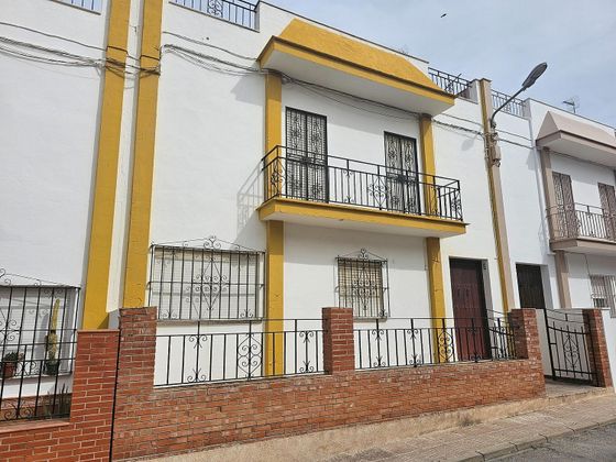 Foto 1 de Casa en venda a Marchena de 3 habitacions amb jardí i balcó