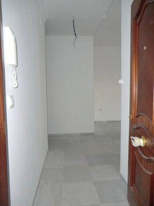 Foto 1 de Venta de piso en Marchena de 2 habitaciones con terraza y aire acondicionado