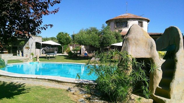 Foto 2 de Xalet en venda a Marchena de 5 habitacions amb piscina i jardí